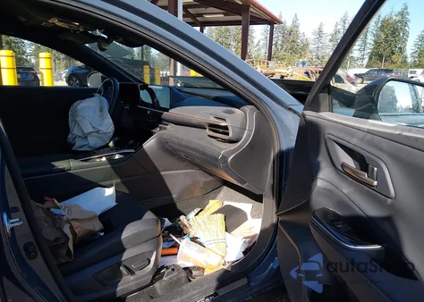 2025 Toyota Crown Signia Xle z USA, uszkodzony, nr VIN JTDACAAJ7S3008929